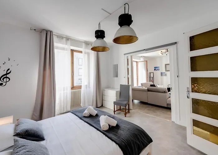 Les Capucins - 3 Bedroom Near The Hébergement de vacances Annecy